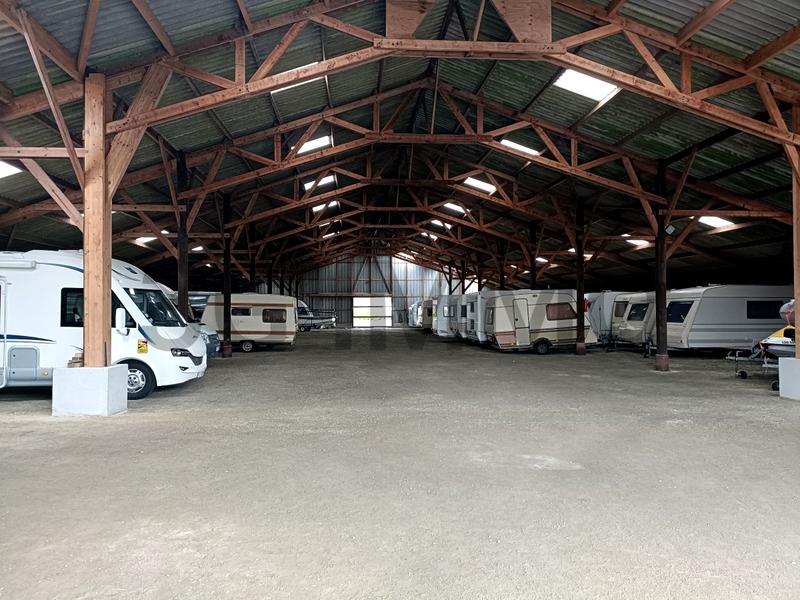 Local commercial - 1 500 m²