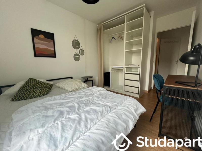 Chambre - 10 m² - 1 pièce