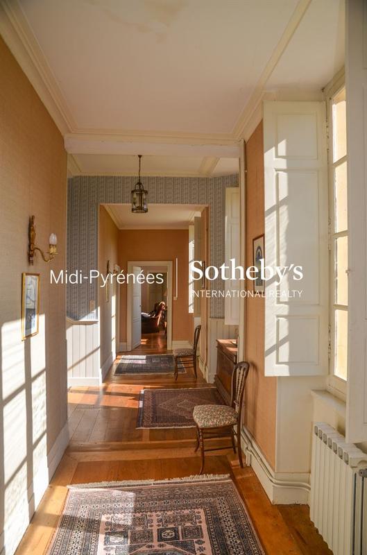 Château - 515 m² - 18 pièces