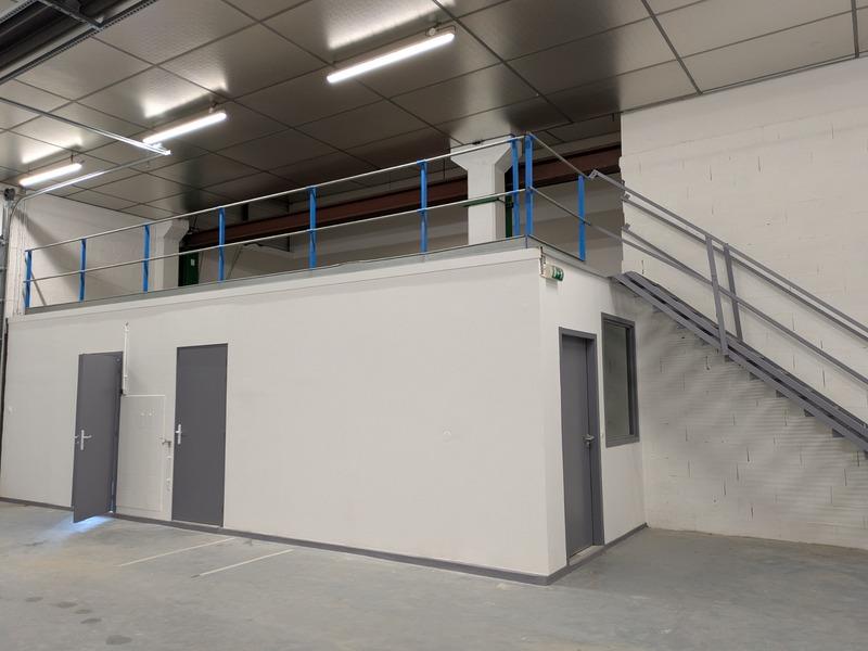 Bureau - 242 m² - 5 pièces