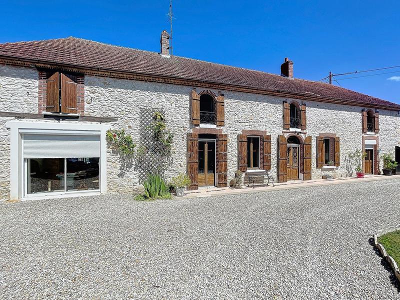 Maison - 314 m² - 9 pièces