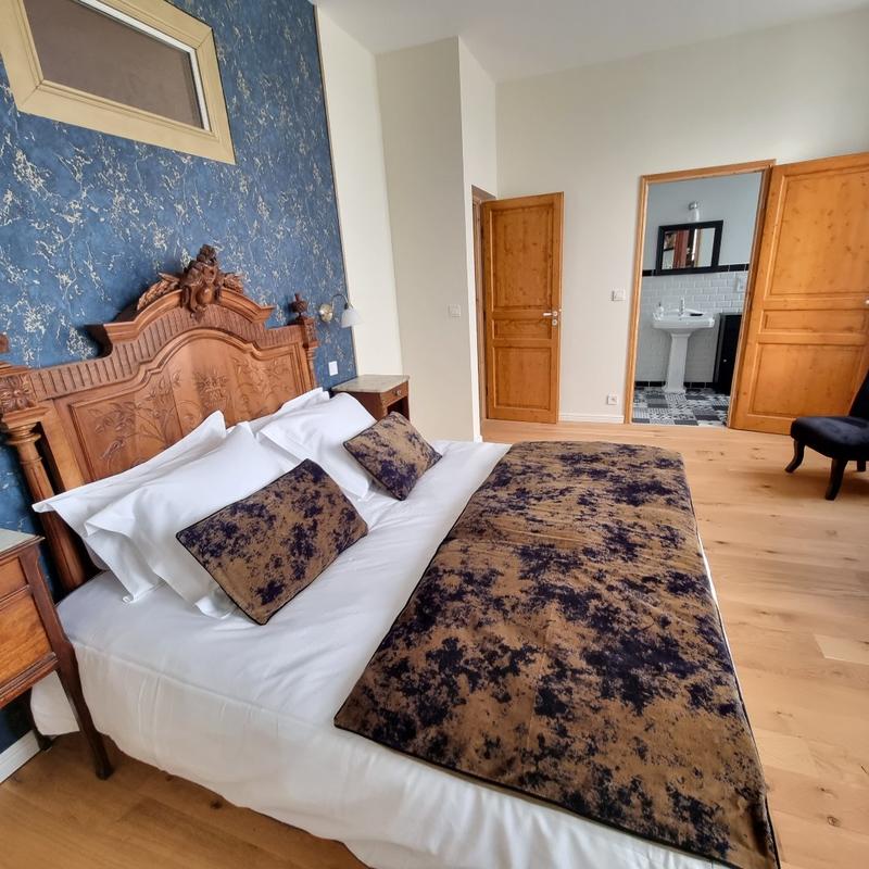 Maison - 342 m² - 8 pièces