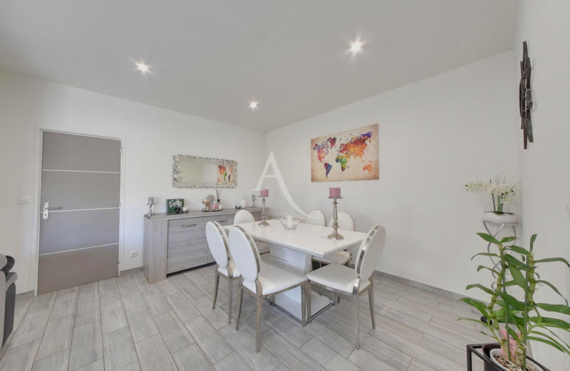 Maison - 88 m² - 5 pièces