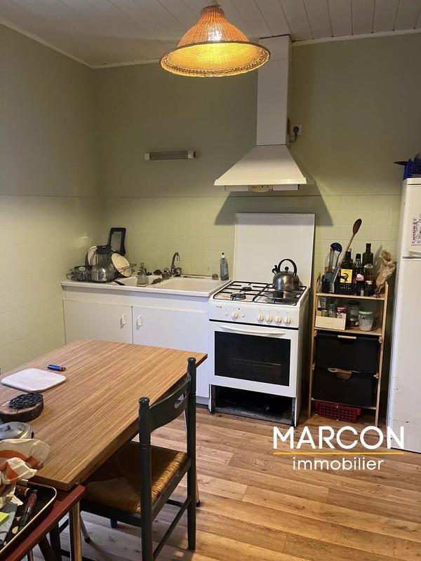 Maison - 210 m² - 10 pièces