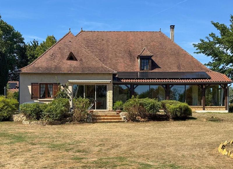 Maison - 275 m² - 12 pièces