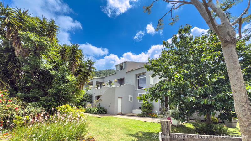 Maison - 370 m² - 14 pièces