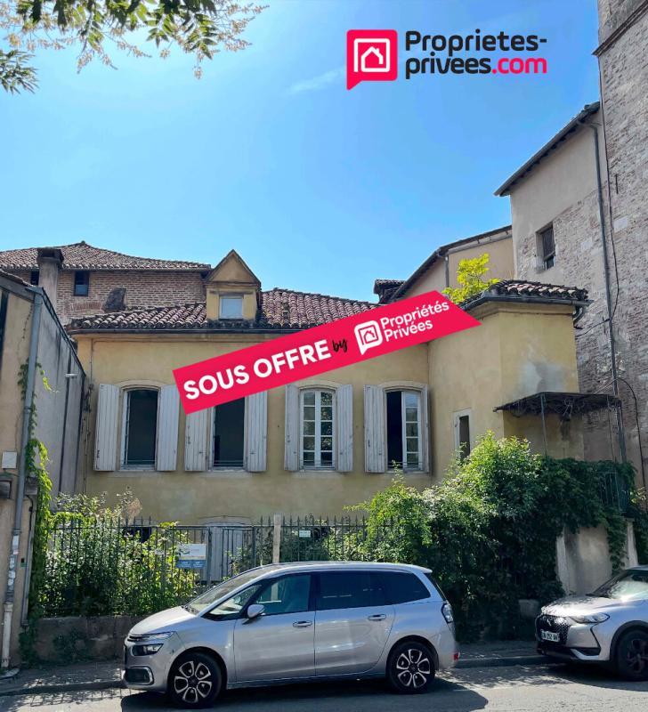 Maison - 260 m² - 12 pièces