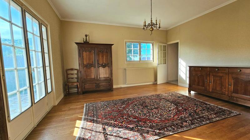 Maison - 182 m² - 8 pièces