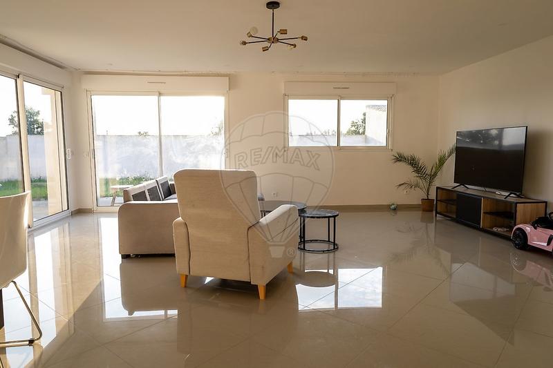 Maison - 123 m² - 4 pièces