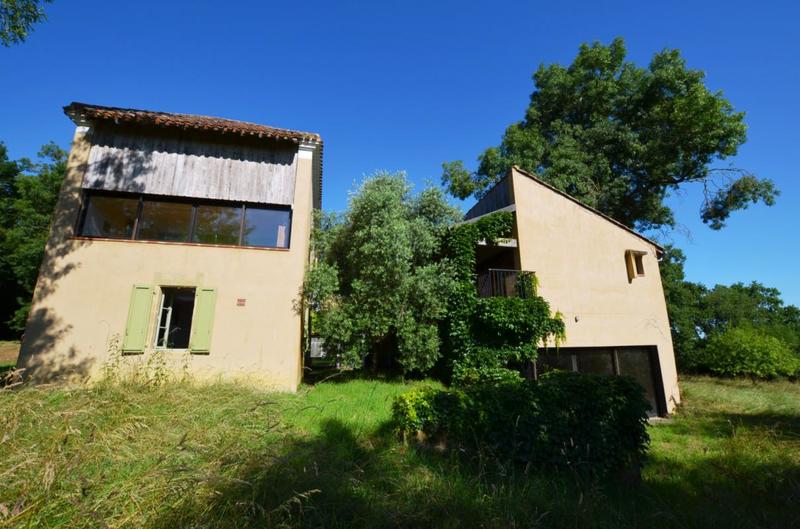 Maison - 421 m² - 11 pièces