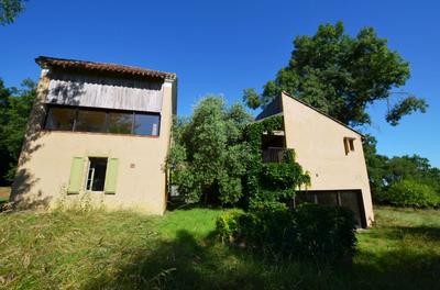 Maison - 421 m² - 11 pièces