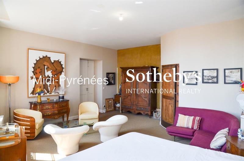 Maison - 450 m² - 11 pièces