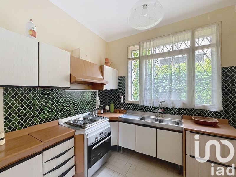 Maison - 323 m² - 9 pièces