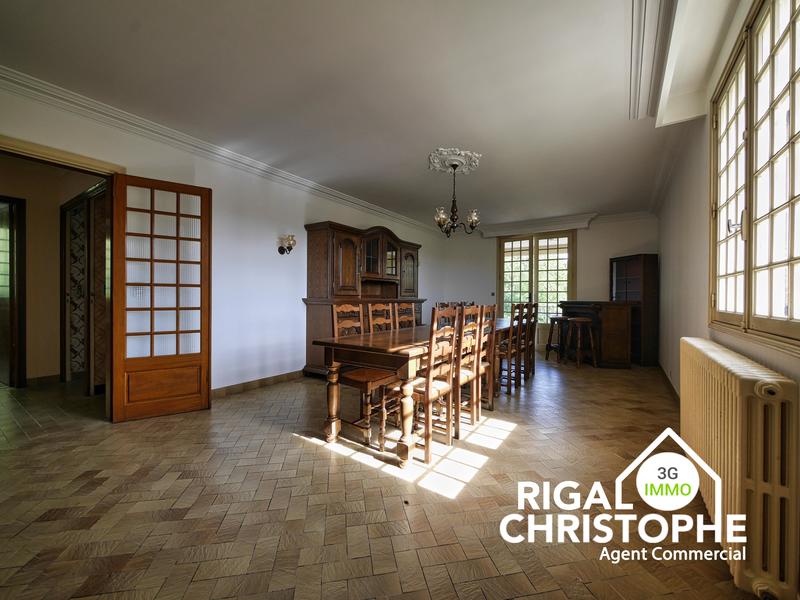 Maison traditionnelle - 195 m² - 9 pièces