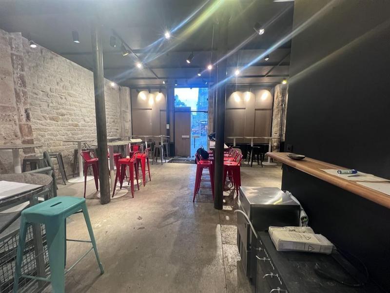 Fonds de commerce - Local commercial - 230 m²