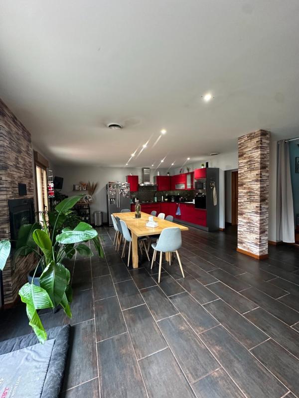 Maison - 147 m² - 6 pièces