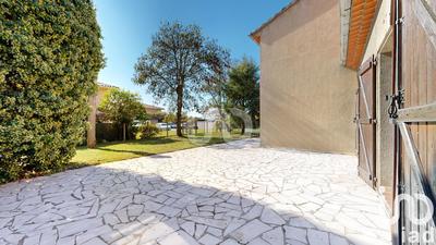 Maison - 221 m² - 7 pièces