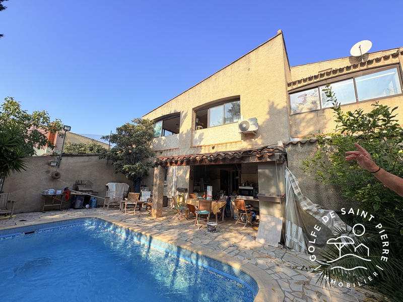 Villa - 573 m² - 6 pièces