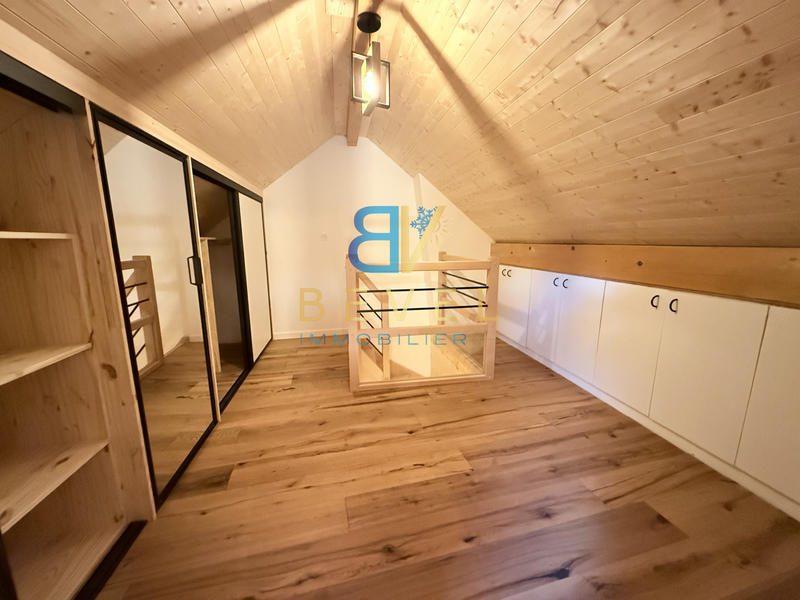 Châlet - 329 m² - 13 pièces