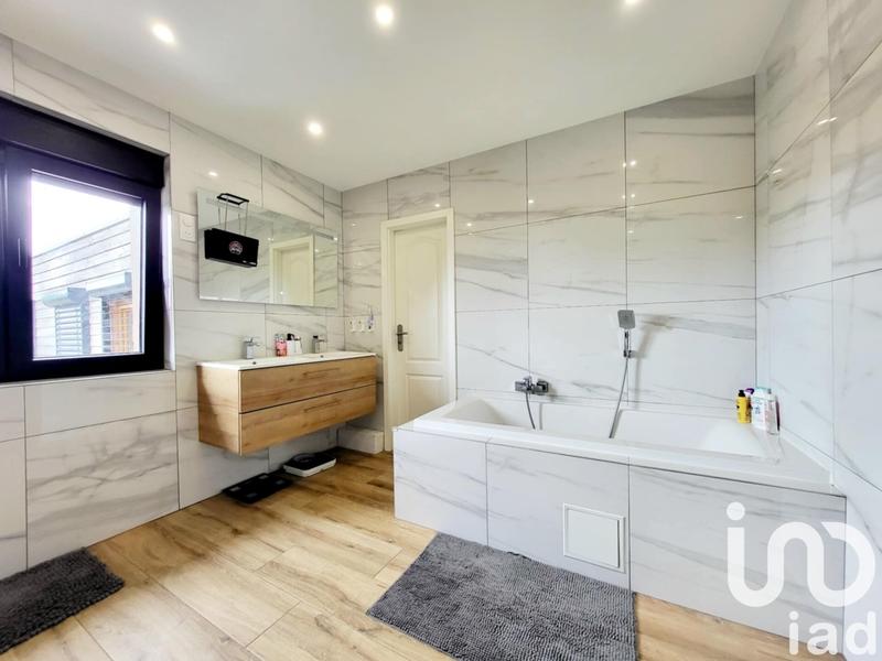 Maison - 179 m² - 5 pièces