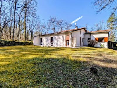 Maison - 140 m² - 7 pièces