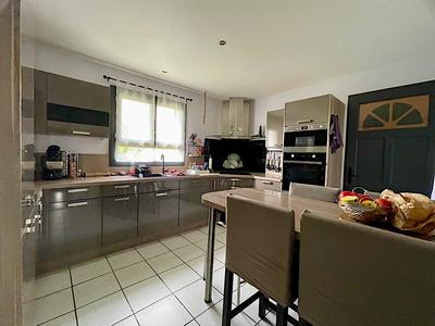 Maison traditionnelle - 97 m² - 4 pièces