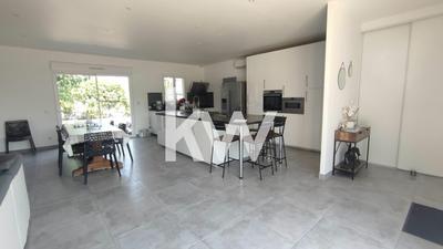 Maison - 180 m² - 7 pièces