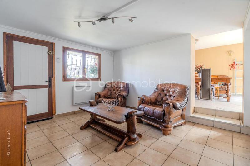 Maison - 161 m² - 11 pièces