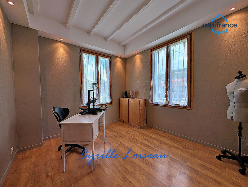 Maison - 172 m² - 12 pièces