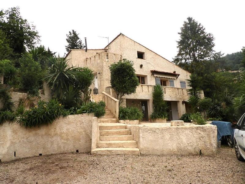 Maison - 278 m² - 6 pièces
