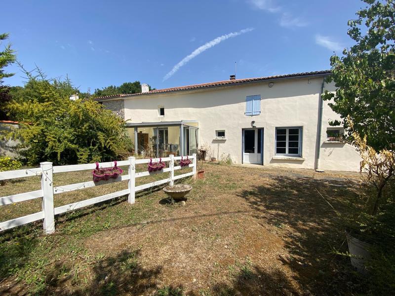 Maison - 104 m² - 5 pièces