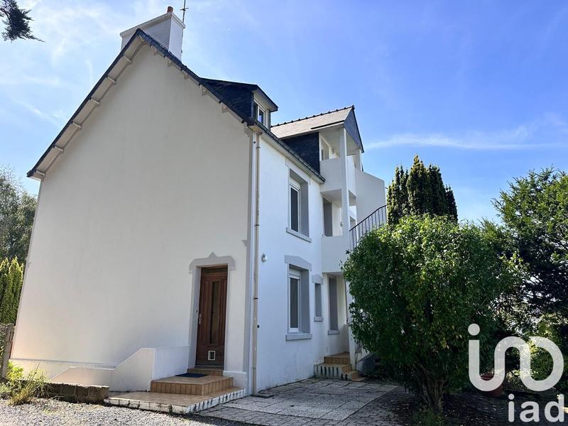Maison - 185 m² - 12 pièces