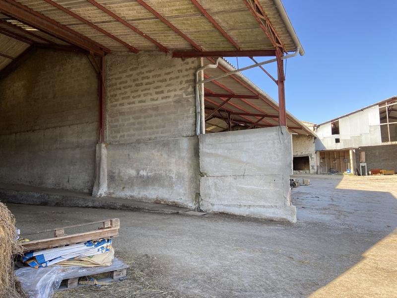 Maison traditionnelle - 352 m² - 23 pièces