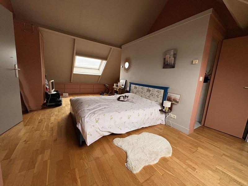 Maison - 240 m² - 5 pièces