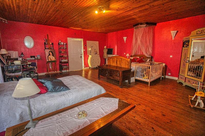 Maison - 515 m² - 11 pièces