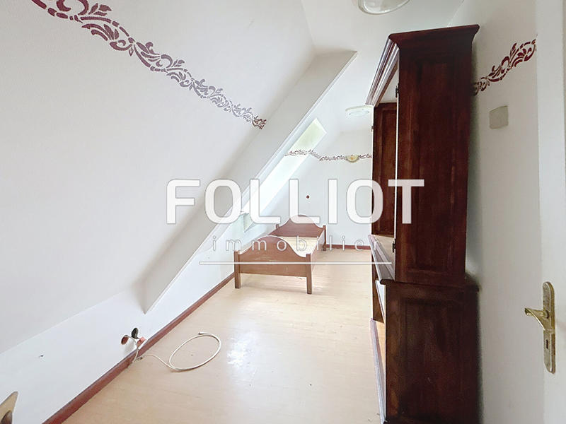 Maison - 277 m² - 8 pièces