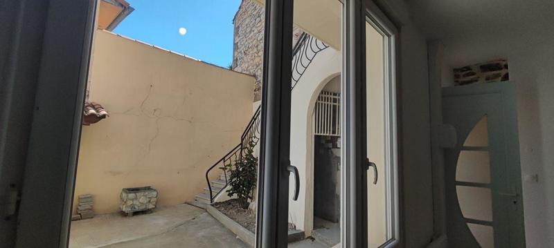 Studio - 30 m² - 1 pièce