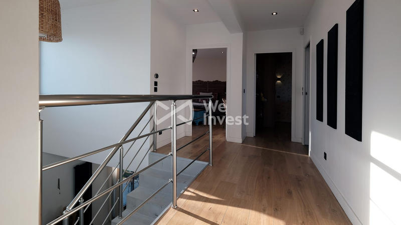 Maison contemporaine - 266 m² - 8 pièces