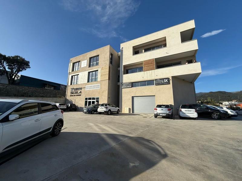 Local commercial - 231 m²