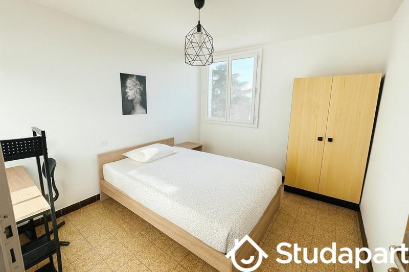 Chambre - 11 m² - 1 pièce