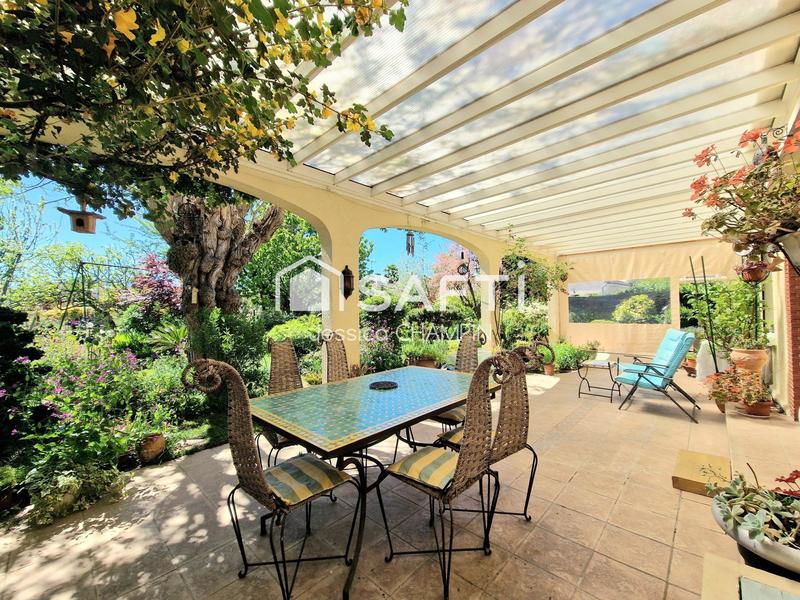 Maison - 141 m² - 5 pièces