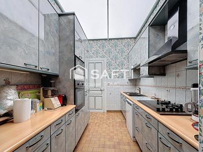 Maison - 216 m² - 10 pièces