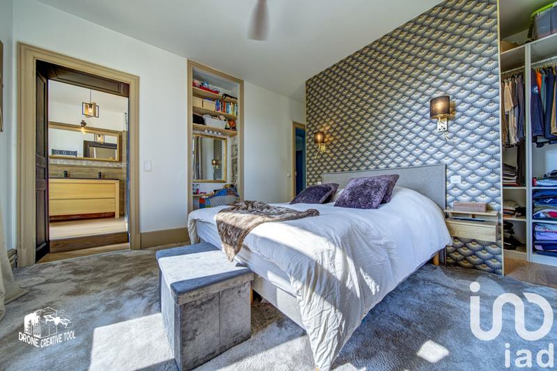 Maison - 323 m² - 13 pièces