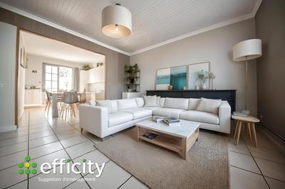 Maison - 90 m² - 5 pièces