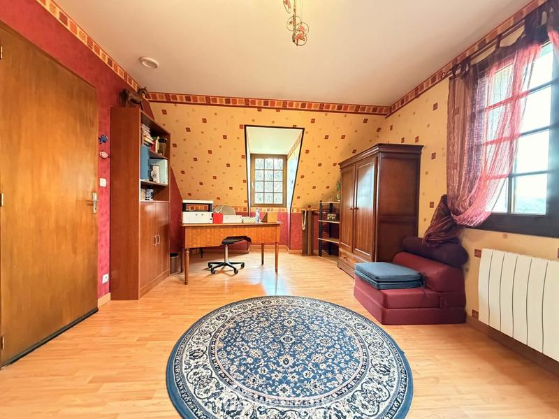 Maison - 203 m² - 9 pièces