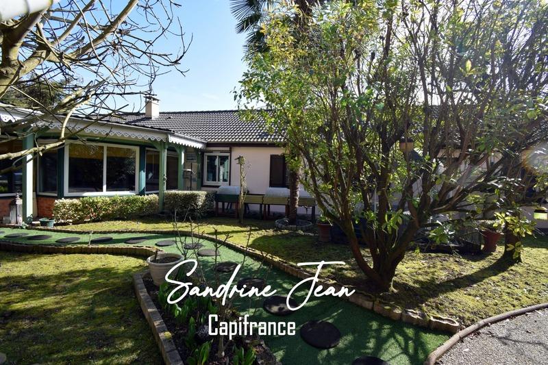 Maison - 210 m² - 6 pièces