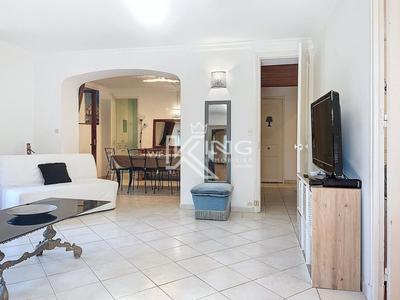 Appartement - 90 m² - 3 pièces