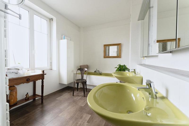 Maison - 250 m² - 10 pièces