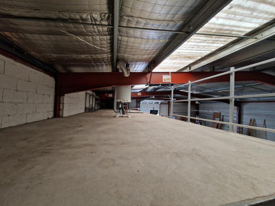 Local d'activités - 405 m²