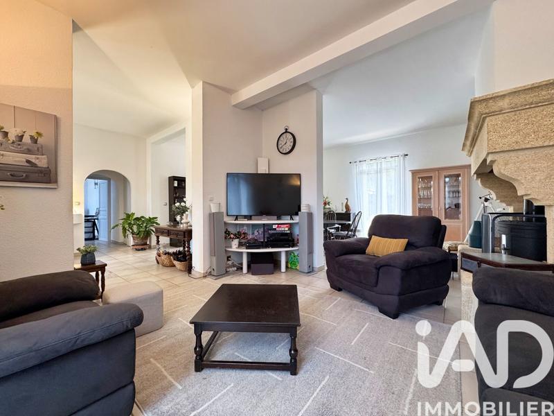 Maison - 210 m² - 7 pièces